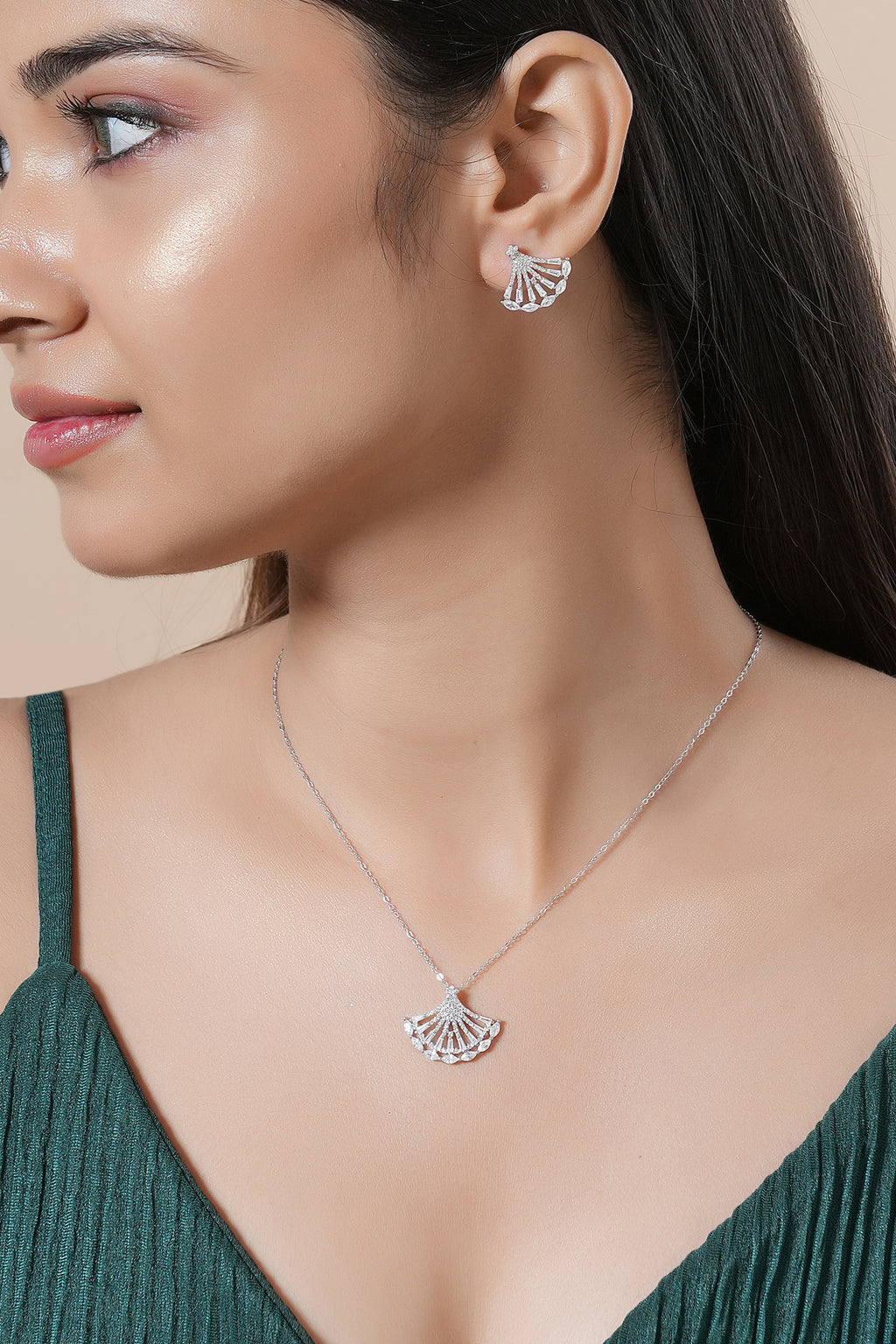 Aurelia Flare Necklace Set