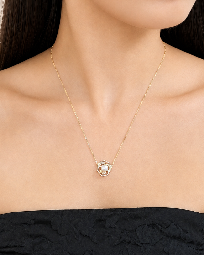 Camelia Necklace