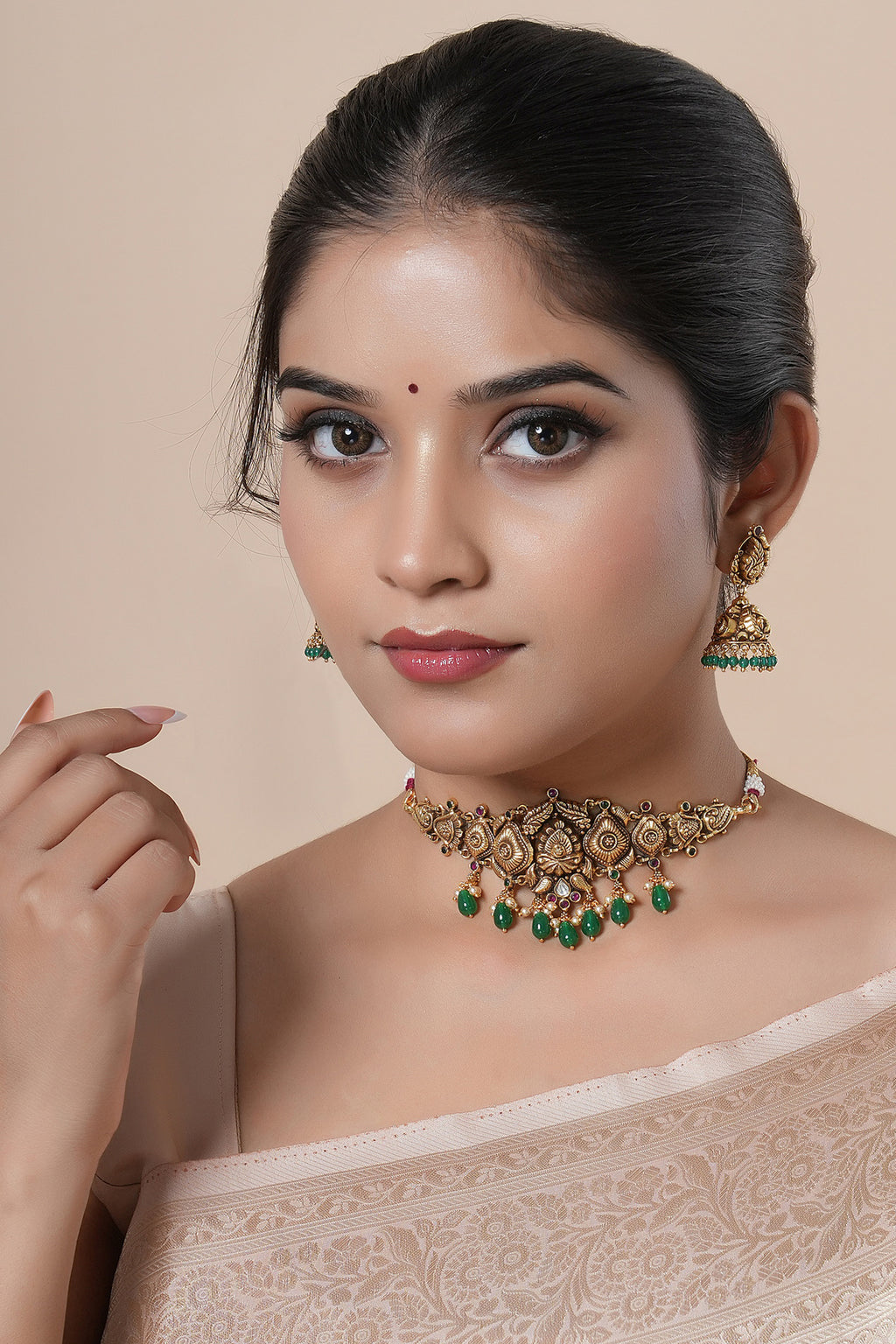 Chitra Vanki Choker