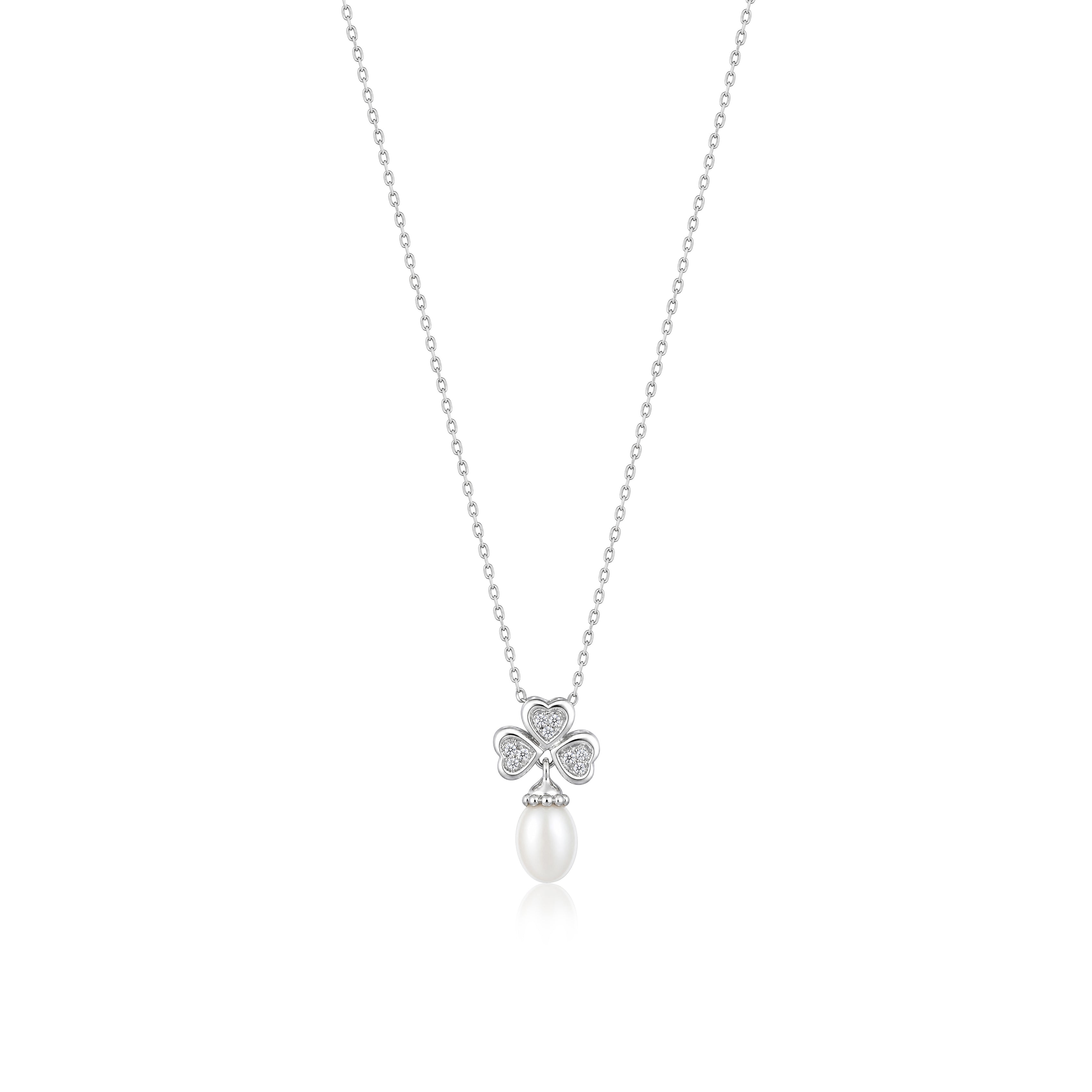 Clover Pearl Necklace