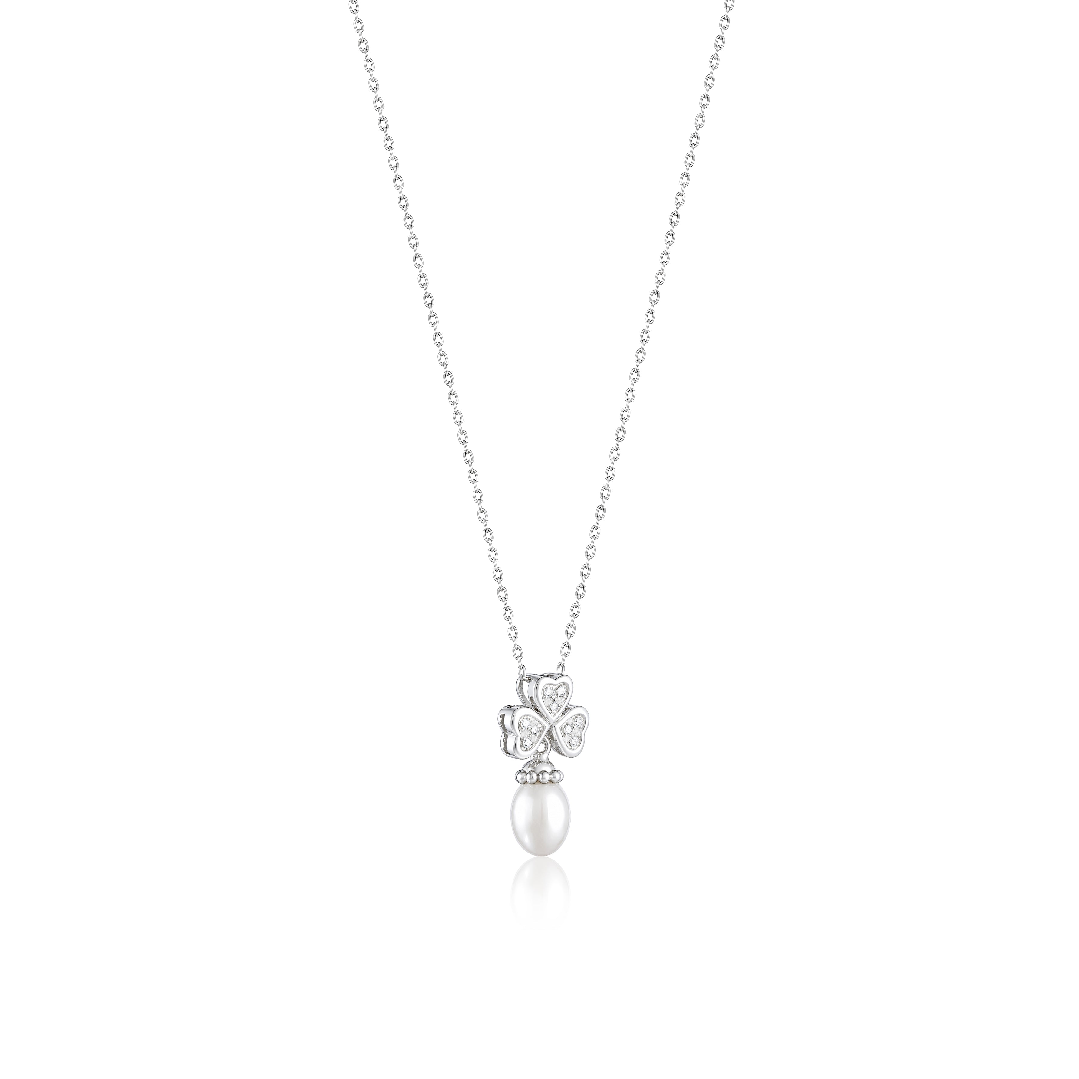 Clover Pearl Necklace