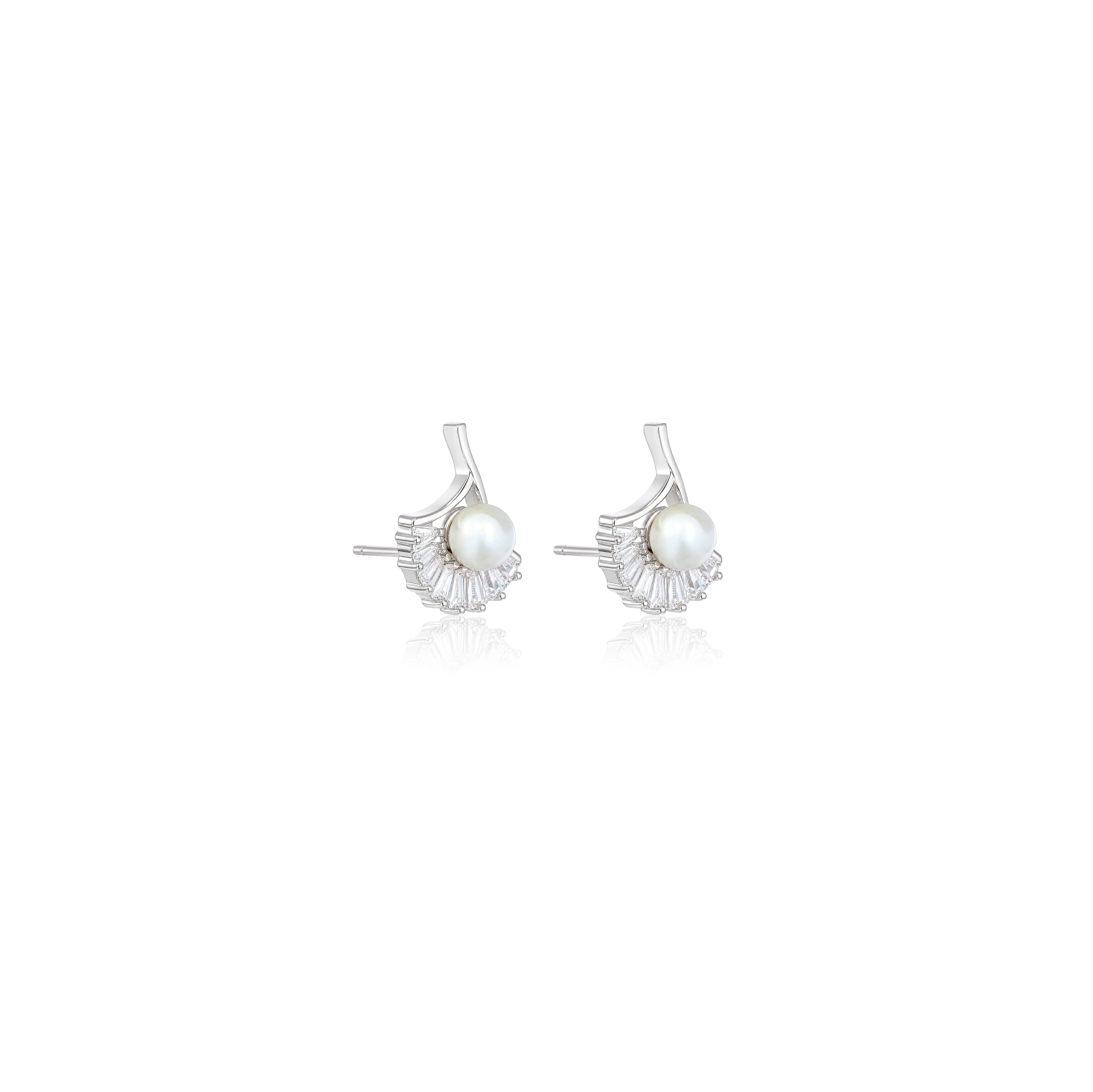 Ginkgo Pearl Fan Studs