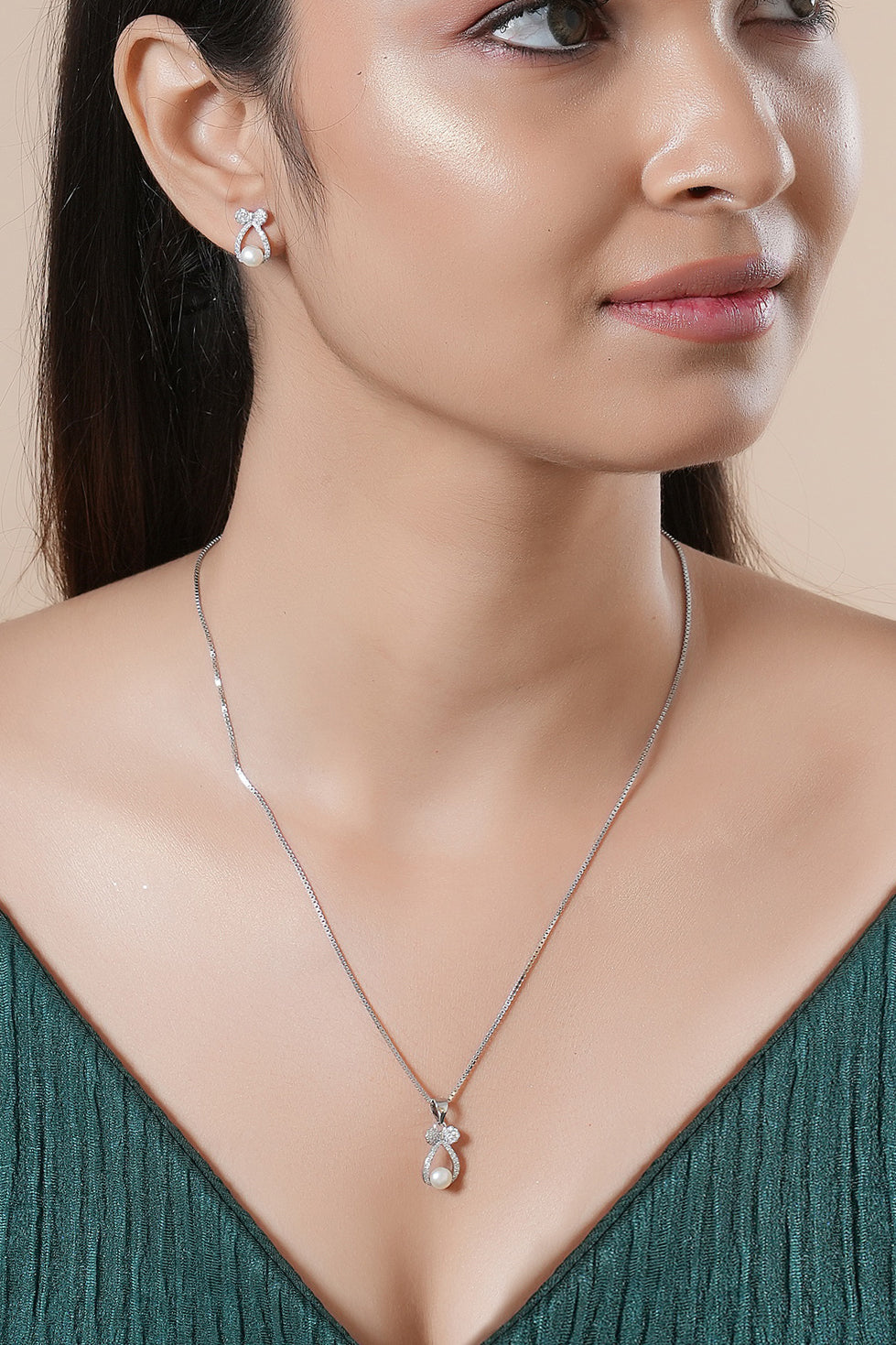 Pearl Bow Pendant Set