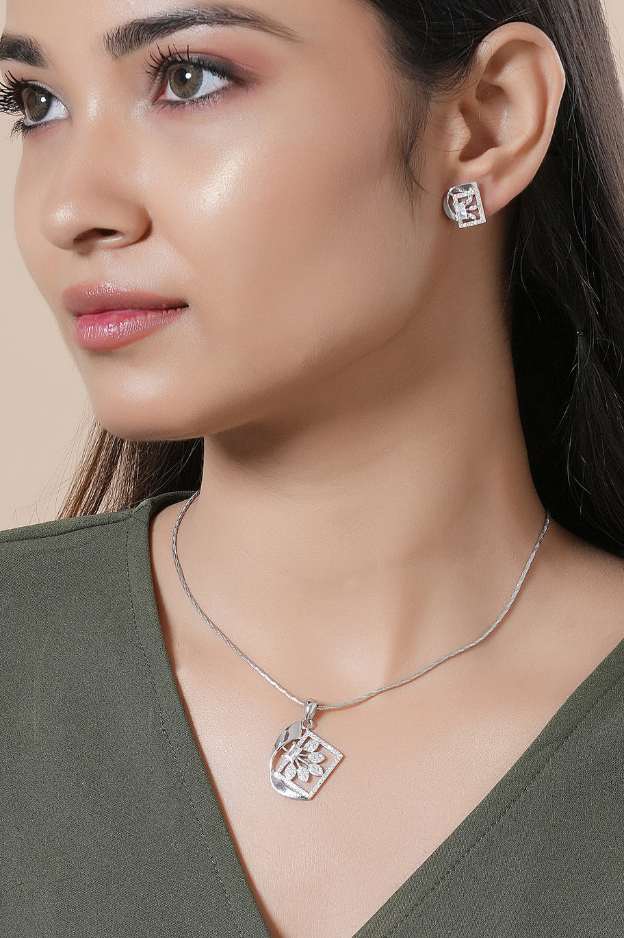 Petal Frame Pendant Set