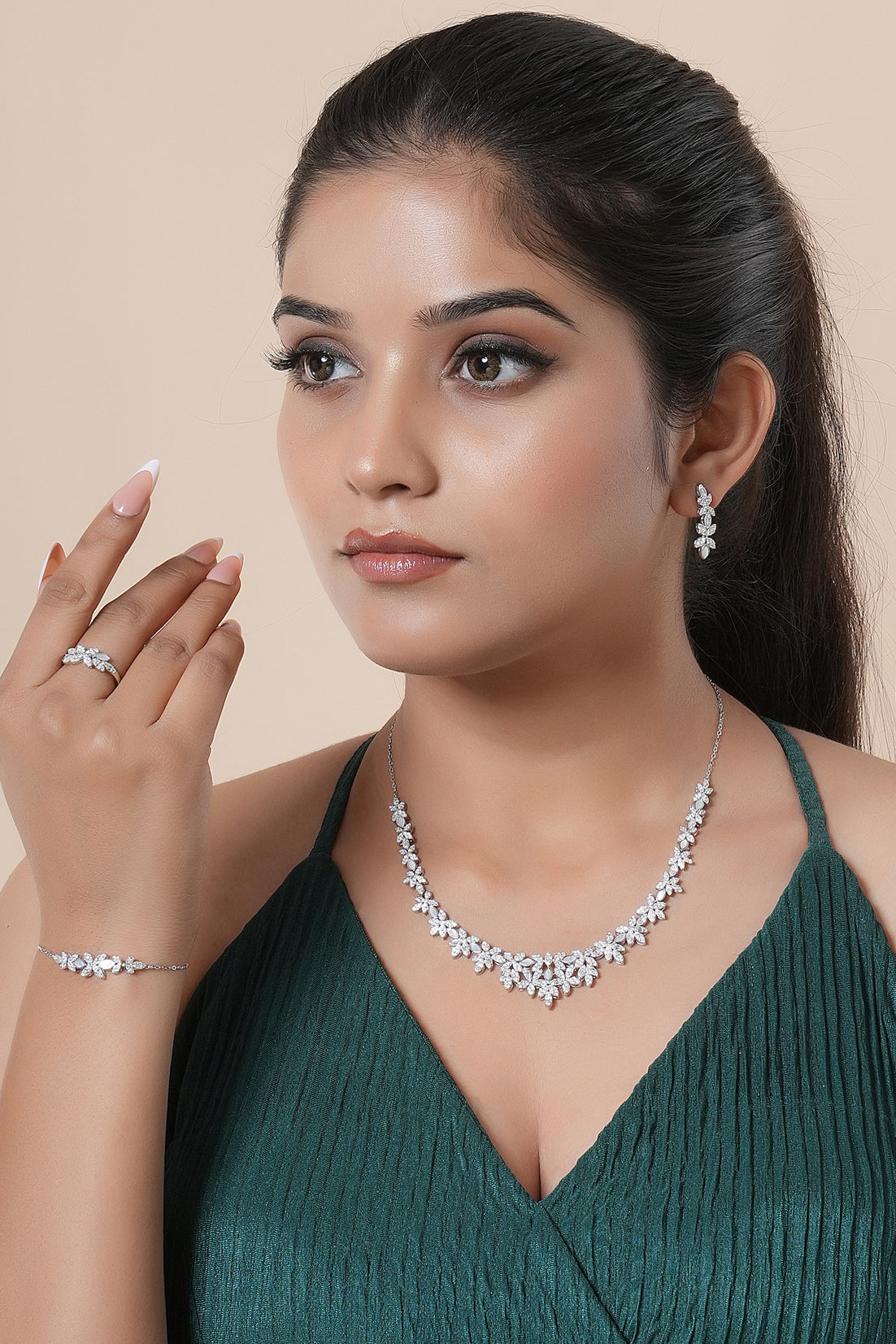 Petalia Necklace Set