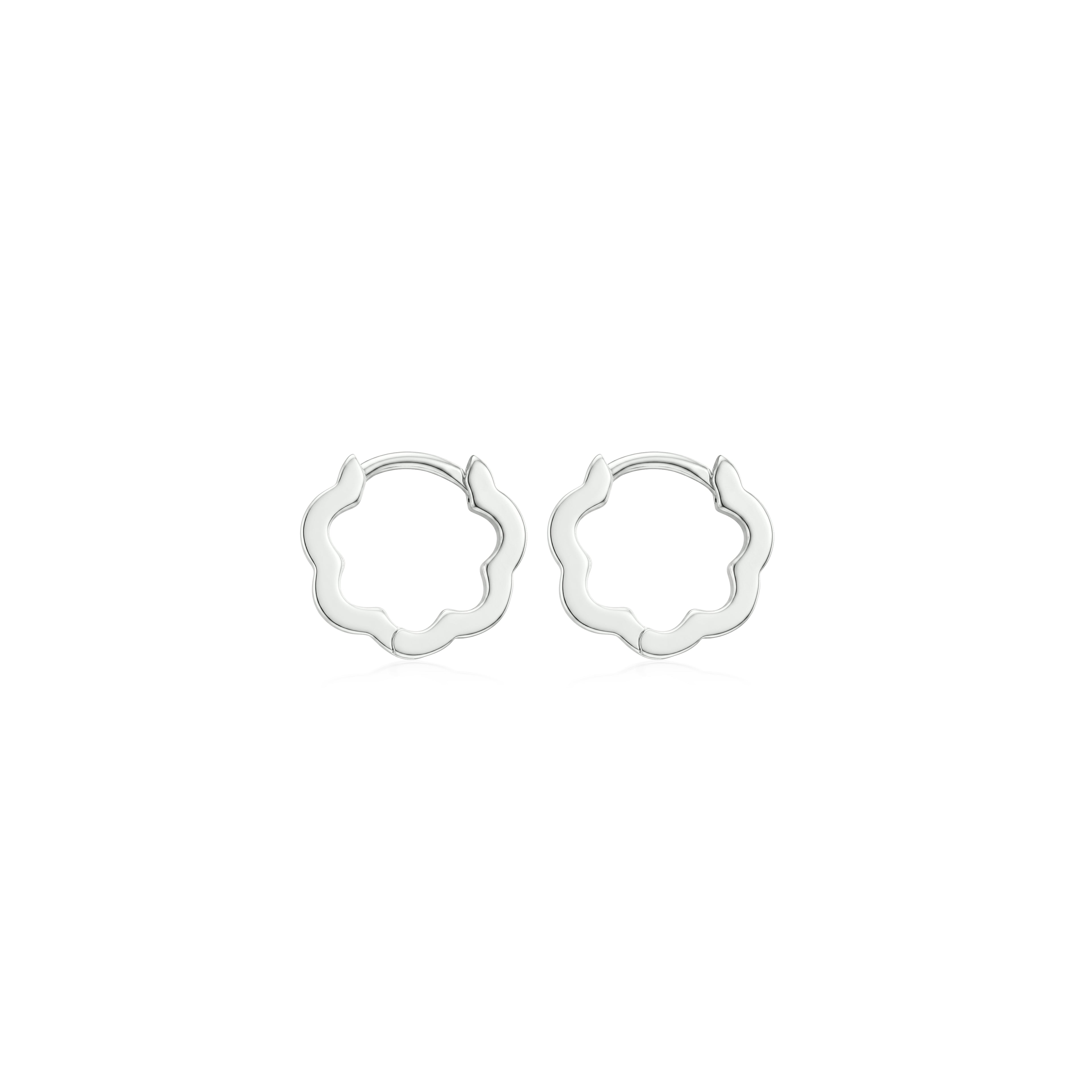 Scallop Edge Huggies