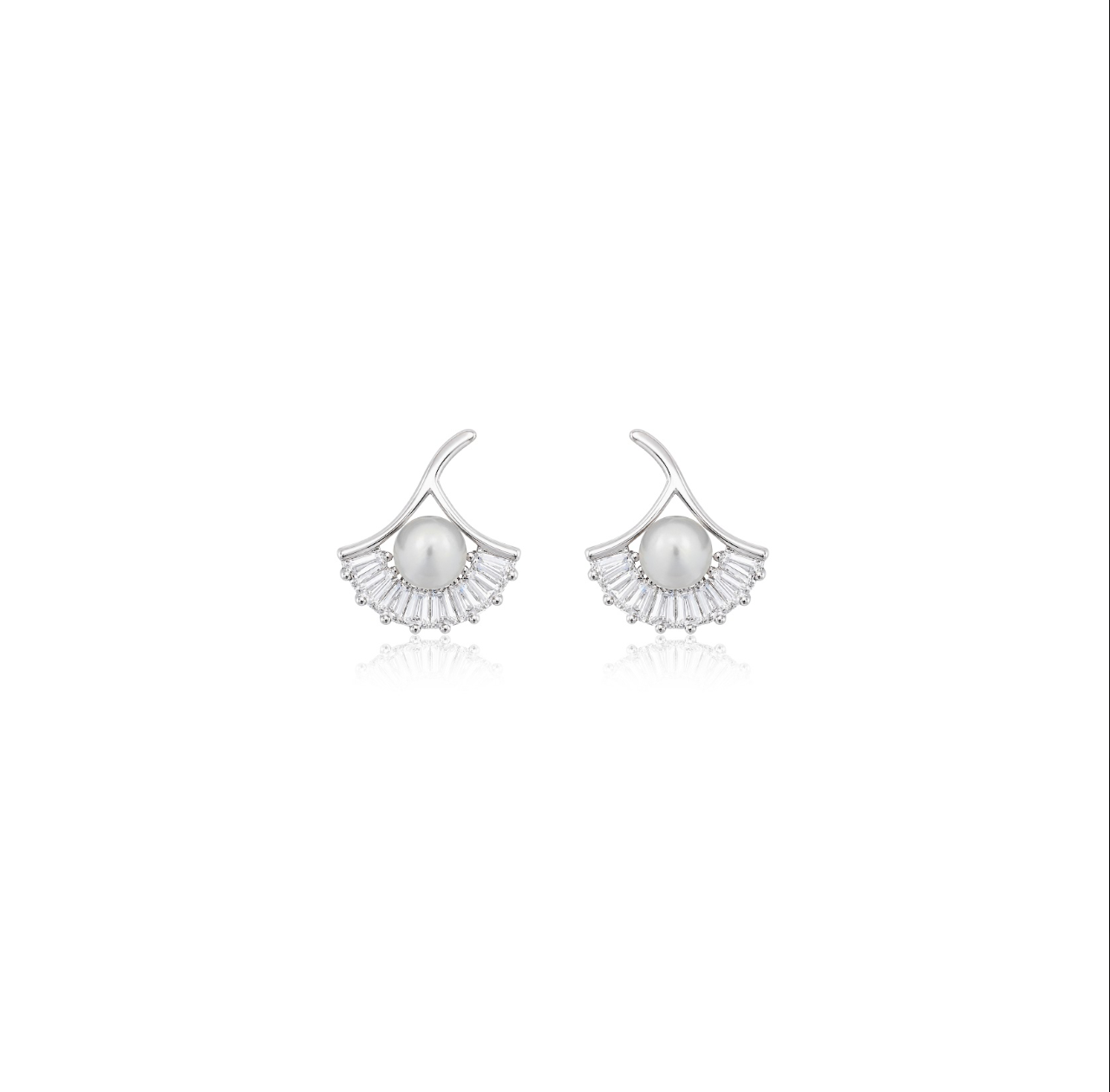 Ginkgo Pearl Fan Studs