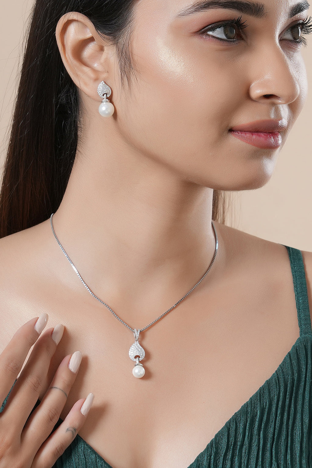 Verdant Pearl Pendant Set
